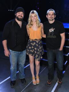 Beth Behrs feet photo thumbnail
