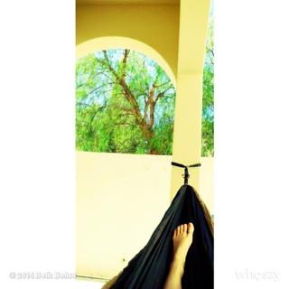 Beth Behrs feet photo thumbnail