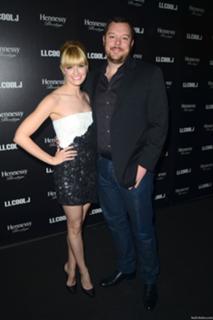 Beth Behrs feet photo thumbnail