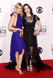 Beth Behrs feet photo thumbnail