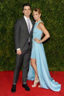Beth Behrs feet photo thumbnail