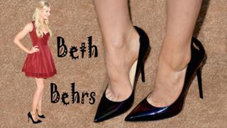 Beth Behrs feet photo thumbnail