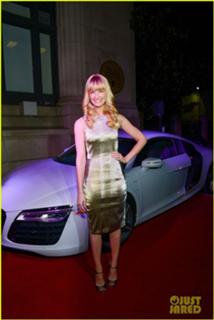 Beth Behrs feet photo thumbnail