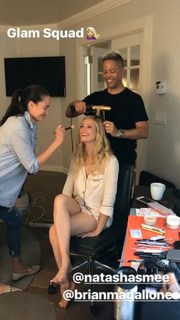 Beth Behrs feet photo thumbnail