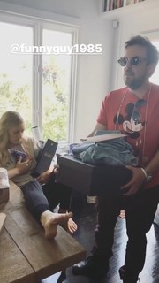 Beth Behrs feet photo thumbnail