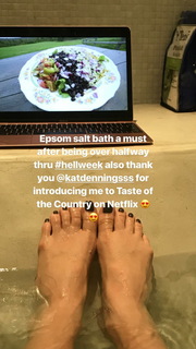 Beth Behrs feet photo thumbnail