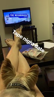 Beth Behrs feet photo thumbnail