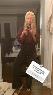 Beth Behrs feet photo thumbnail