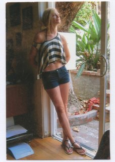 Beth Behrs feet photo thumbnail