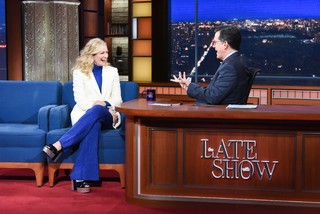 Beth Behrs feet photo thumbnail