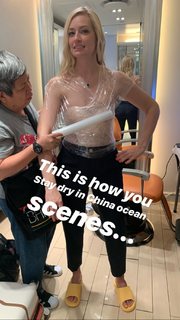 Beth Behrs feet photo thumbnail