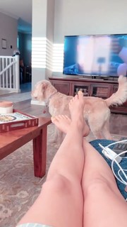 Beth Behrs feet photo thumbnail