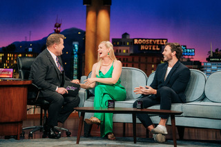 Beth Behrs feet photo thumbnail