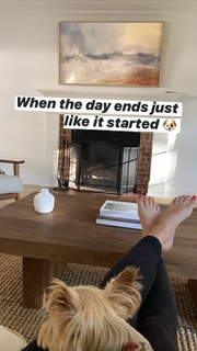 Beth Behrs feet photo thumbnail