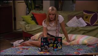 Beth Behrs feet photo thumbnail