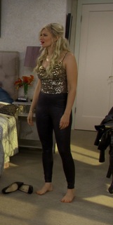 Beth Behrs feet photo thumbnail
