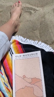 Beth Behrs feet photo thumbnail