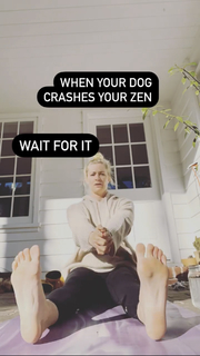 Beth Behrs feet photo thumbnail