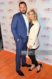 Beth Behrs feet photo thumbnail