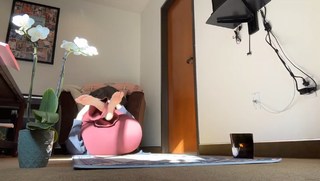 Beth Behrs feet photo thumbnail
