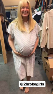 Beth Behrs feet photo thumbnail