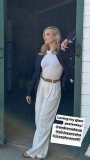 Beth Behrs feet photo thumbnail