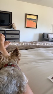 Beth Behrs feet photo thumbnail