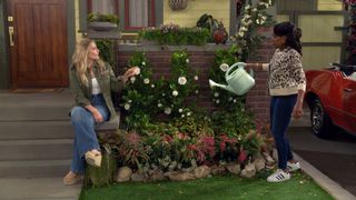 Beth Behrs feet photo thumbnail