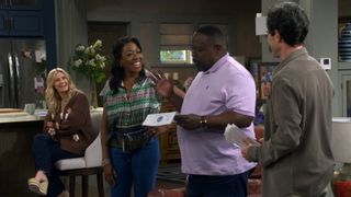 Beth Behrs feet photo thumbnail