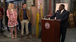 Beth Behrs feet photo thumbnail