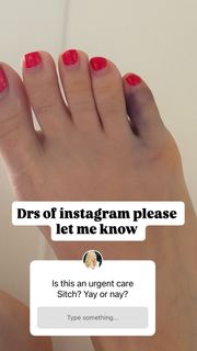 Beth Behrs feet photo 6