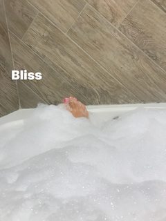 Beth Chapman feet photo 1