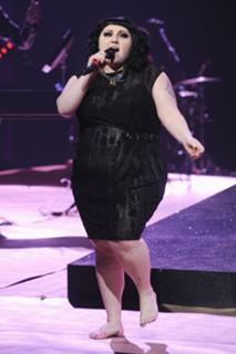 Beth Ditto feet photo 1