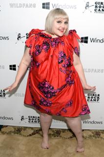 Beth Ditto feet photo 9