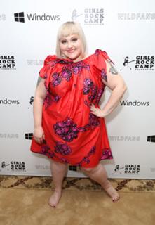 Beth Ditto feet photo 5