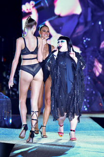 Beth Ditto feet photo 1