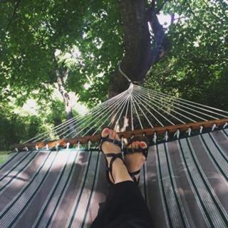 Beth Dover feet photo 4