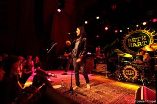 Beth Hart feet photo 2