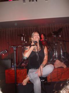Beth Hart feet photo 7