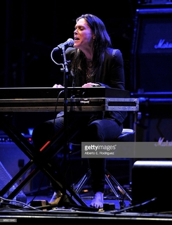 Beth Hart feet photo 9