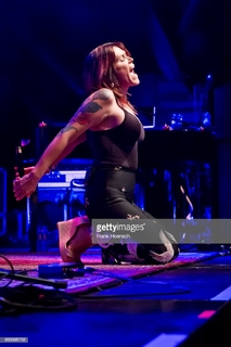 Beth Hart feet photo 13