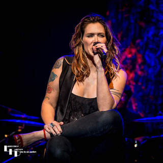 Beth Hart feet photo 7