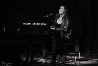 Beth Hart feet photo 6