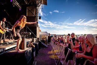 Beth Hart feet photo 3