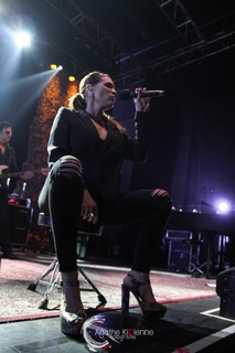 Beth Hart feet photo 15