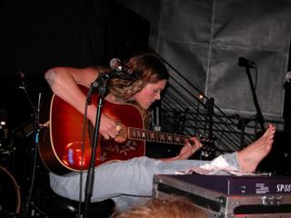 Beth Hart feet photo 11