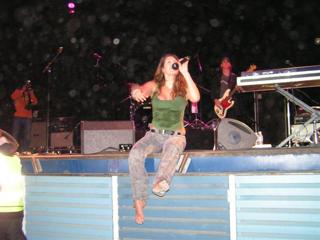 Beth Hart feet photo 9