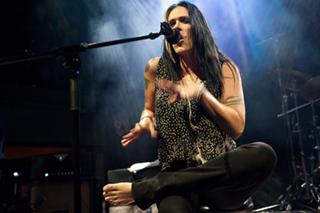 Beth Hart feet photo 6