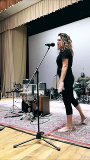 Beth Hart feet photo 17