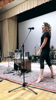 Beth Hart feet photo 16